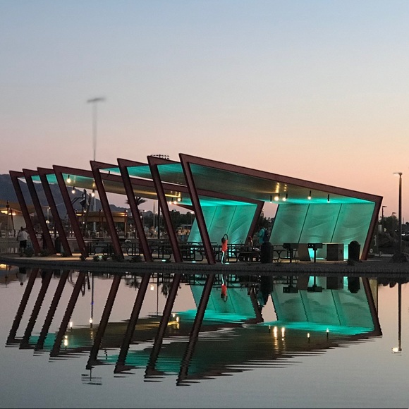 Meet your Posher, Debbie - Picture 3 of 8